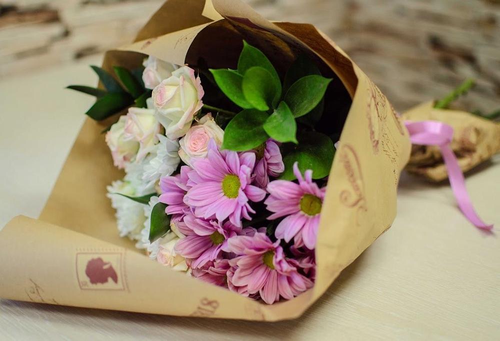 Букет цветов из: Розы и Хризантемы в Первомайском Забайкальского края