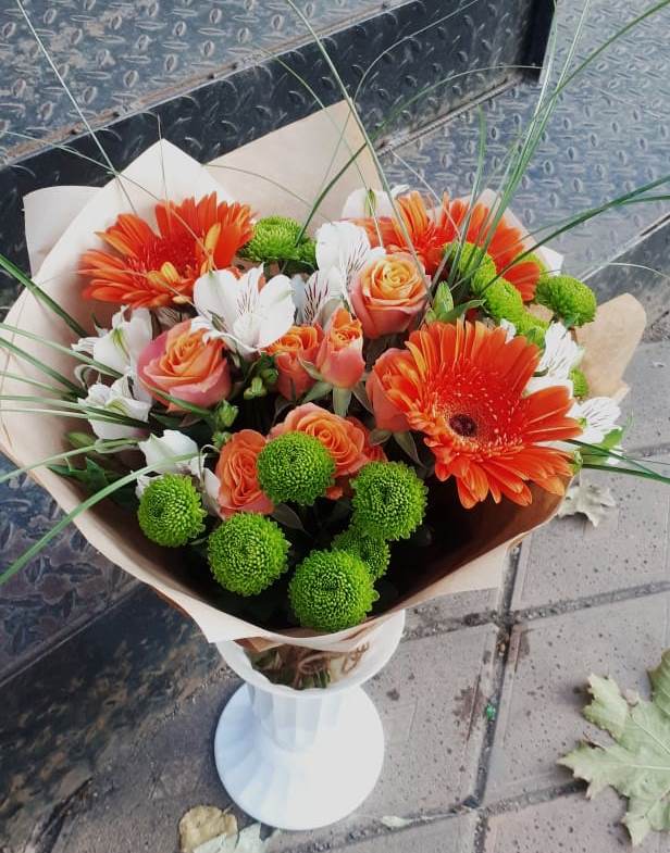 Букет цветов из: Герберы, Хризантемы, Альстромерии и Розы в Первомайском Забайкальского края