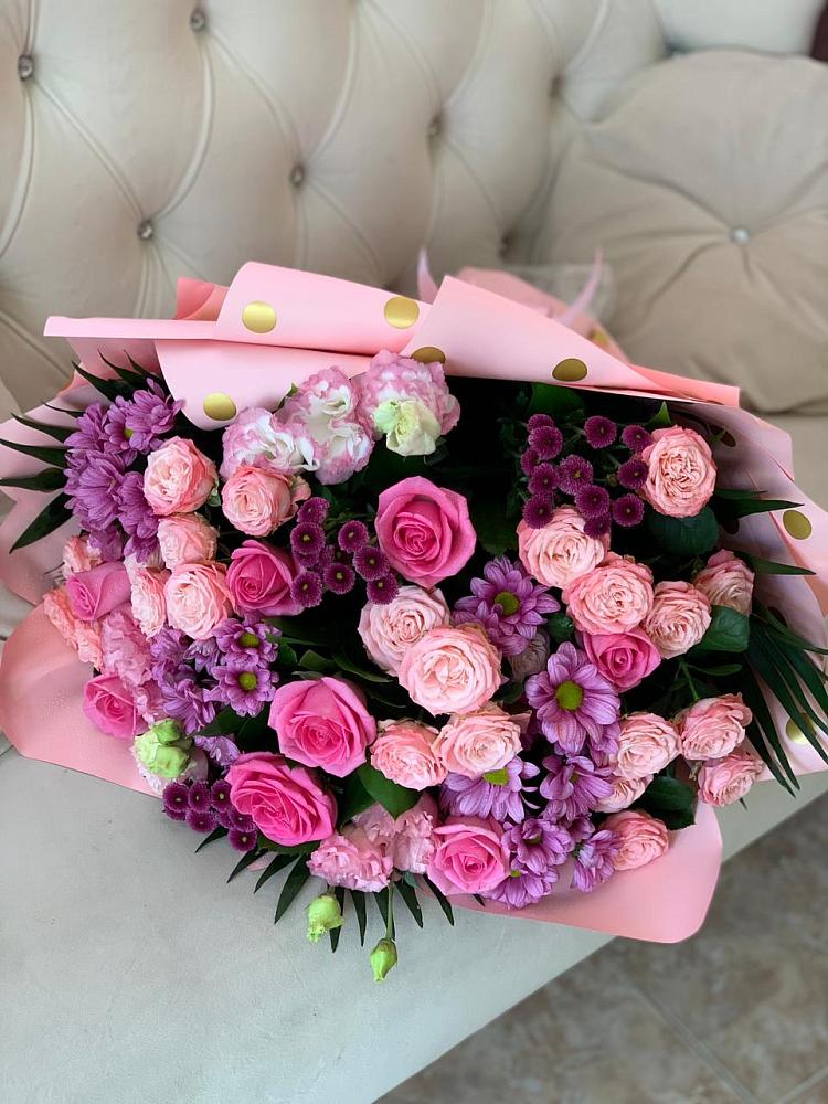 Букет цветов из: Хризантемы, Розы и Лизиантусы в Первомайском Забайкальского края