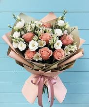 Букет цветов из:  Розы, Альстромерии и Лизиантусы в Первомайском Забайкальского края