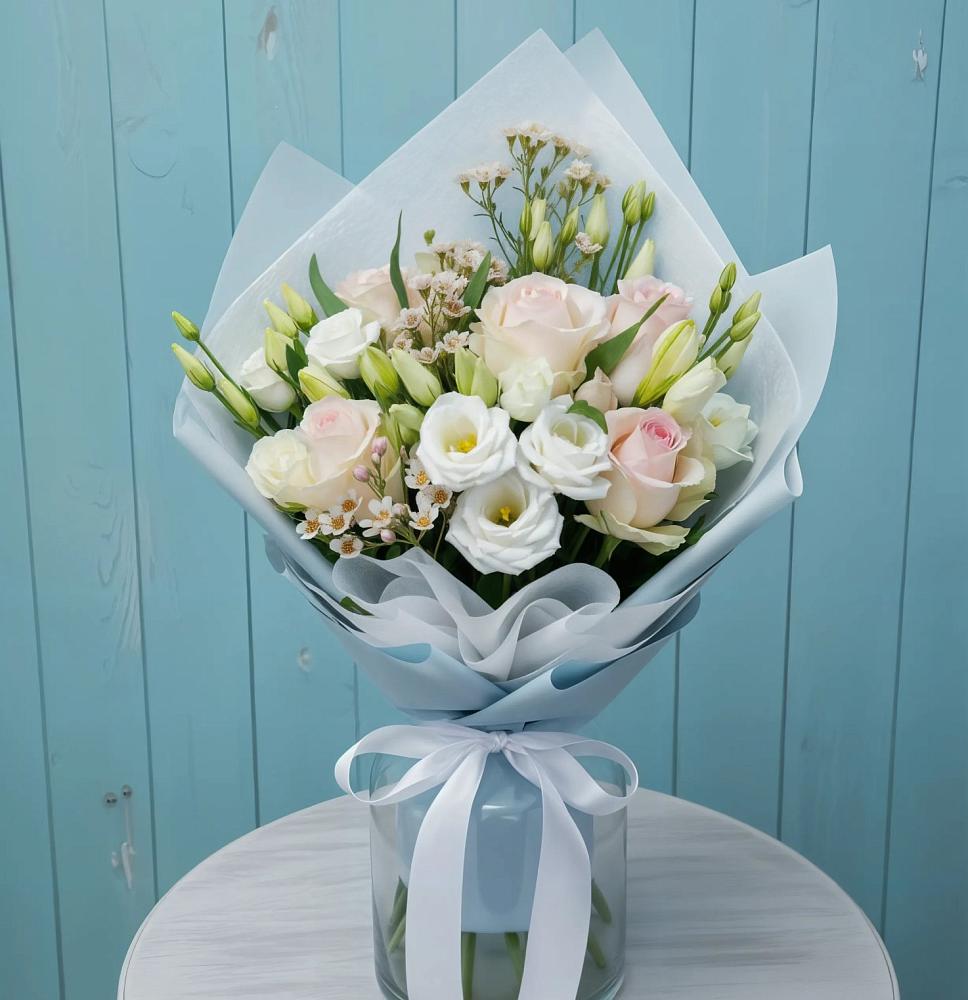 Букет цветов из: Розы и Лизиантусы в Первомайском Забайкальского края