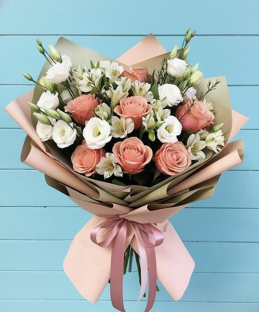 Букет цветов из: Розы, Альстромерии и Лизиантусы в Первомайском Забайкальского края
