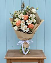 Букет цветов из:  Альстромерии, Лизиантусы, Розы и Хризантемы #REPLACE_PRED# Первомайском Забайкальского края