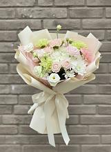 Букет цветов из:  Гвоздики, Розы, Лизиантусы и Хризантемы в Первомайском Забайкальского края
