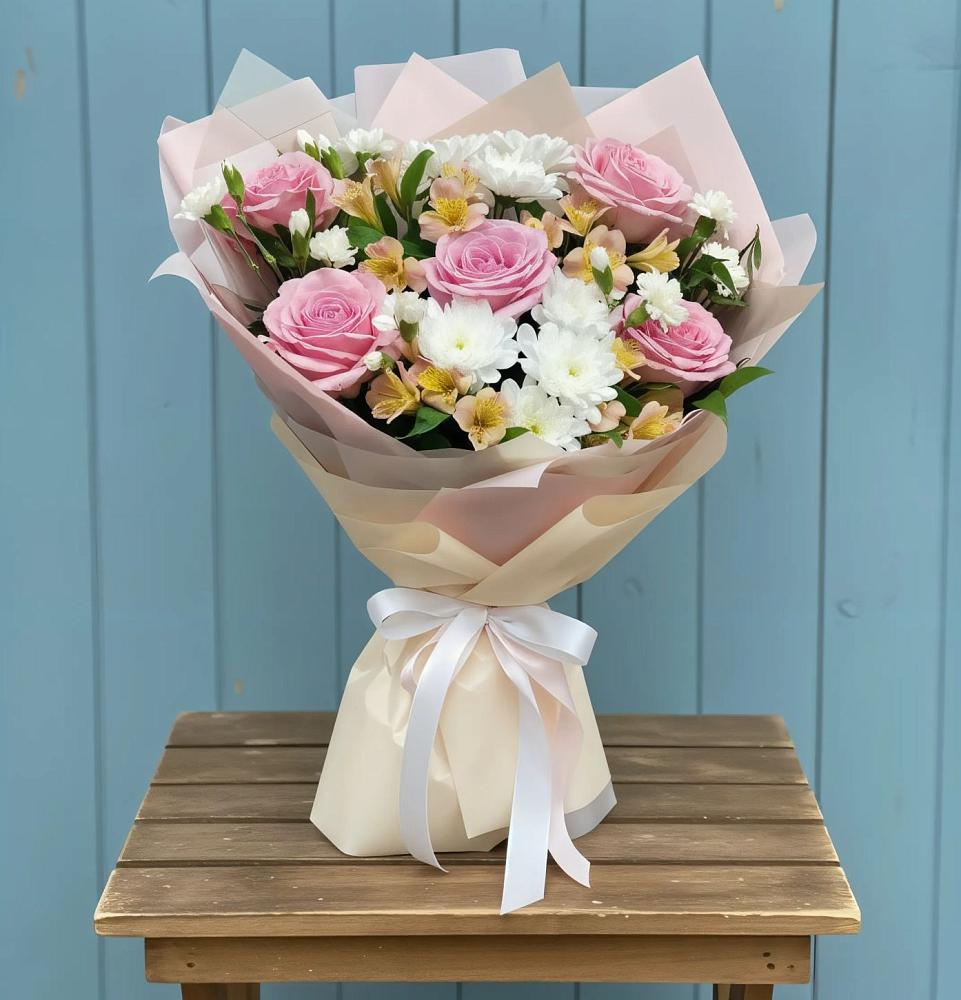 Букет цветов из: Гвоздики, Орхидеи и Розы в Первомайском Забайкальского края