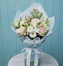 Букет цветов из:  Розы и Лизиантусы в Первомайском Забайкальского края