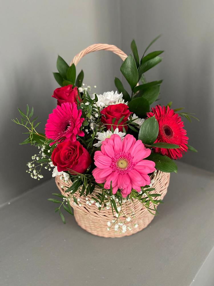 Цветочная композиция из Розы, Хризантемы и Герберы в корзине в Первомайском Забайкальского края