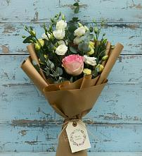 Букет цветов из:  Розы и Лизиантусы в Первомайском Забайкальского края
