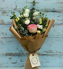 Букет цветов из:  Розы и Лизиантусы в Первомайском Забайкальского края