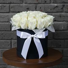 Цветочная композиция из Розы в шляпной коробке в Первомайском Забайкальского края